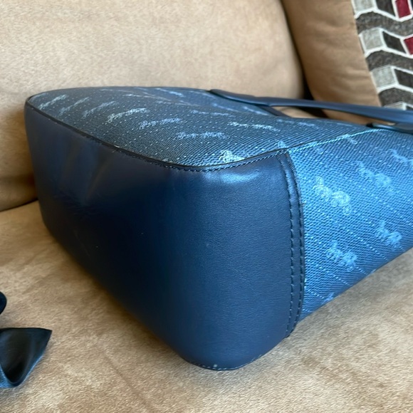 Coach Horse and Carriage Tote w/ Dust Bag - Picture 4 of 13